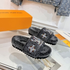 Louis Vuitton Slippers